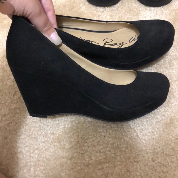 close for heals - Picture 2 of 2